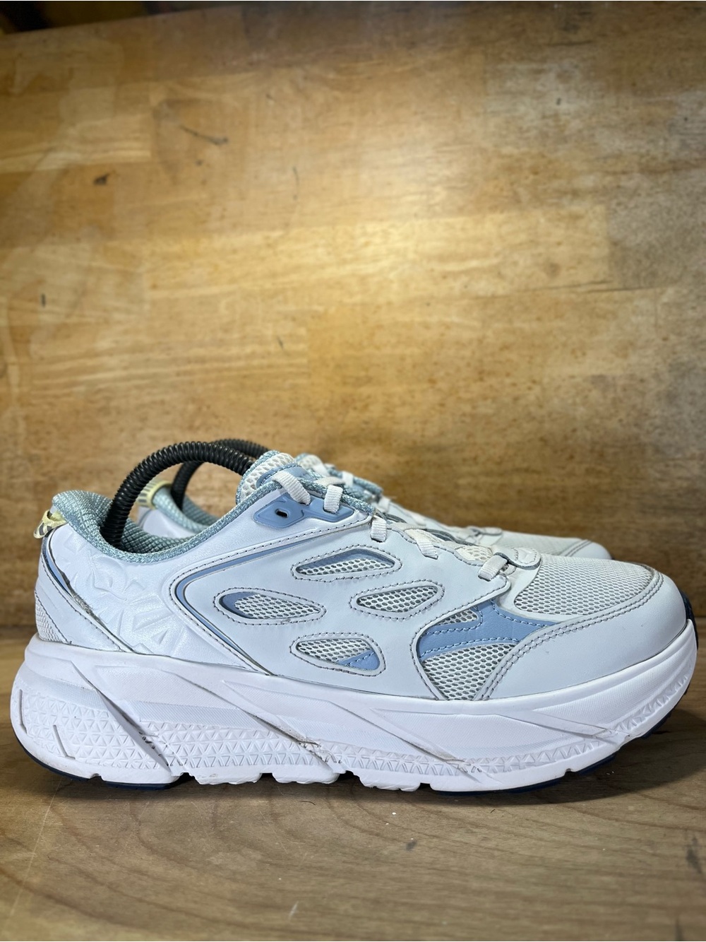 Hoka One One Clifton L Mens Size 8.5 Lifestyle Shoes Sneakers White Gray